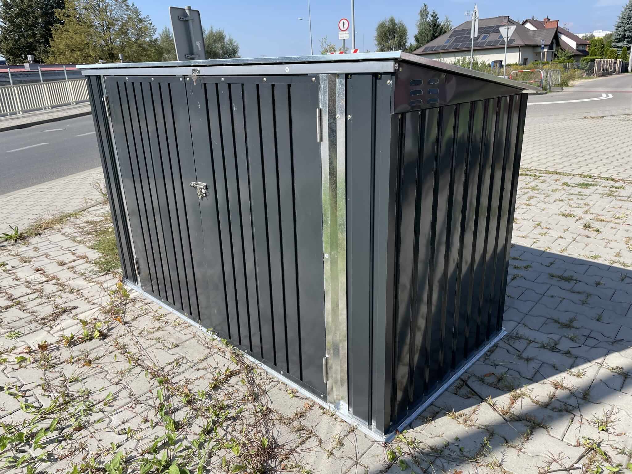 garaż na rower schowek na kosze na śmieci 